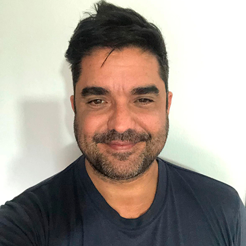 Pablo Alvarez Pablo Alvarez<br />
Director - Fundador de SIENA<br />
Departamento Técnico<br />
Especialista en E.N.D. – 25 años de experiencia<br />
Responsable de Protección Radiológica<br />